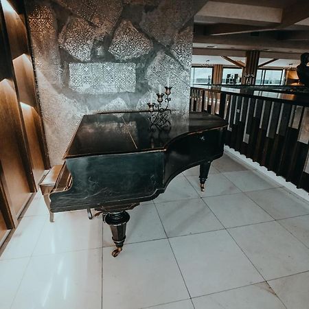 Hotel Sky Γευγελή Εξωτερικό φωτογραφία Piano at the lobby