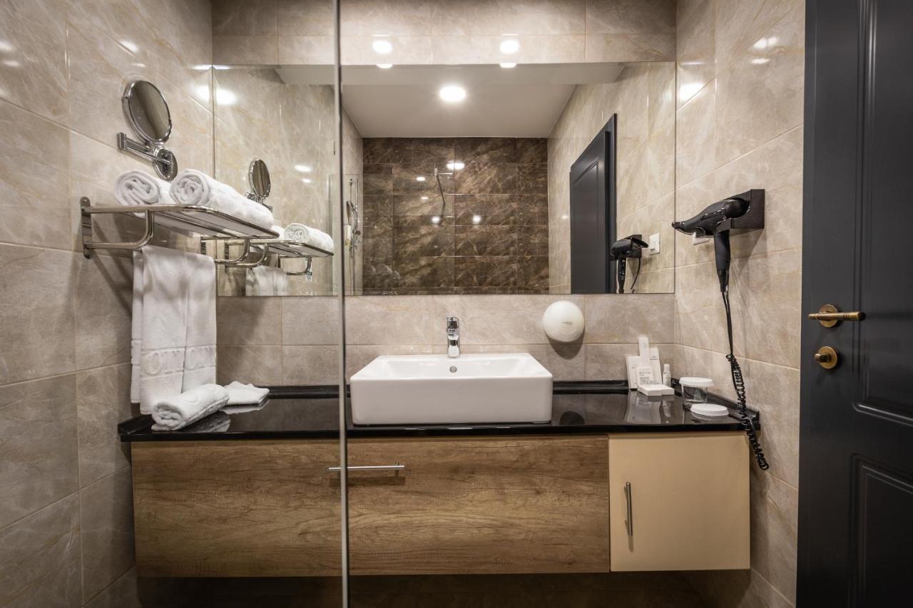 Hotel Sky Γευγελή Εξωτερικό φωτογραφία Bathroom