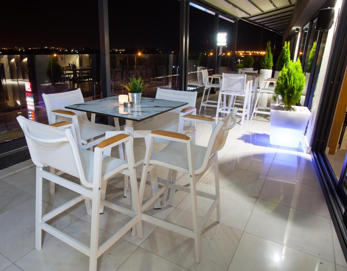 Hotel Sky Γευγελή Εξωτερικό φωτογραφία Sky Bar