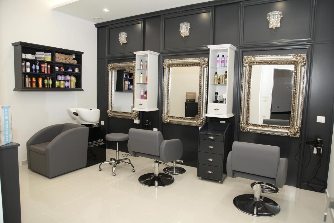 Hotel Sky Γευγελή Εξωτερικό φωτογραφία A hair salon in the United States
