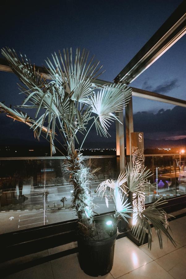 Hotel Sky Γευγελή Εξωτερικό φωτογραφία The Palm