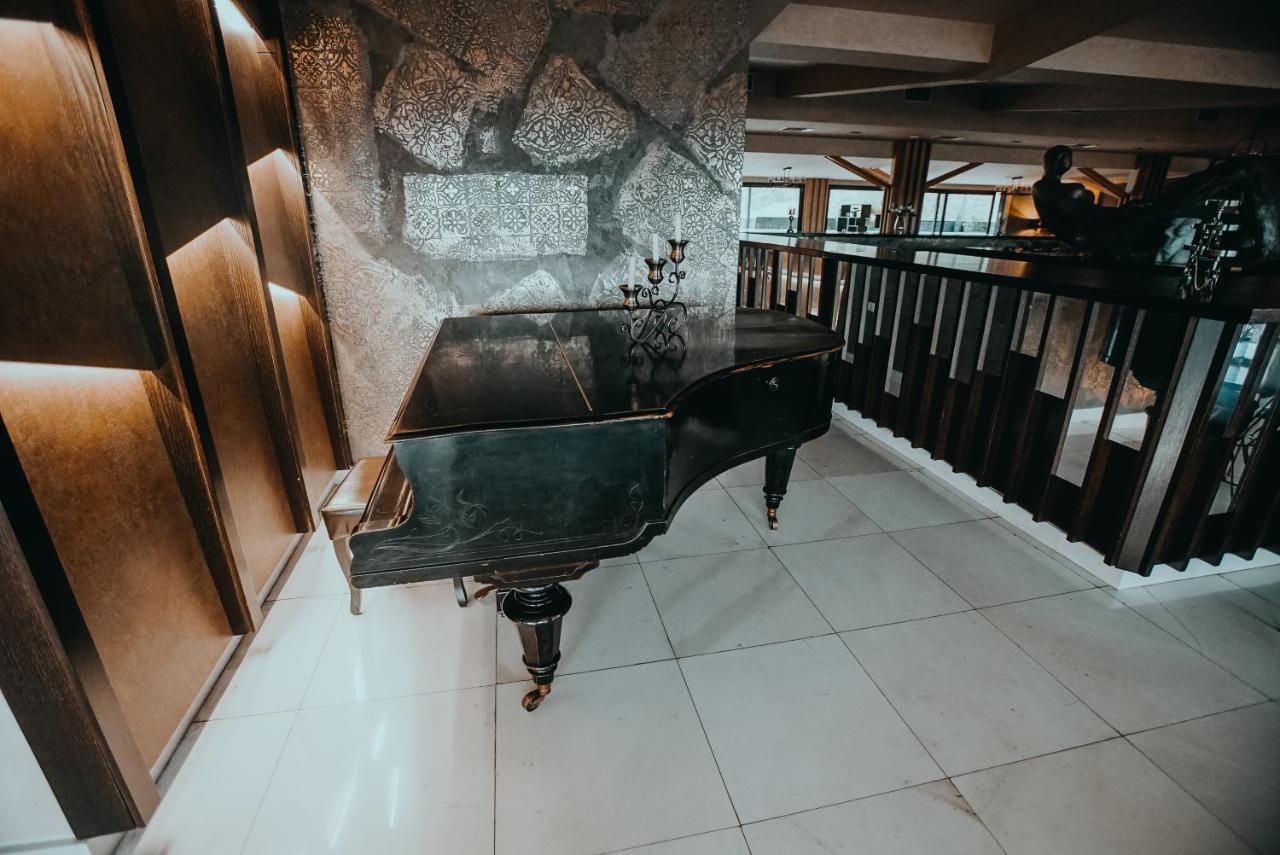 Hotel Sky Γευγελή Εξωτερικό φωτογραφία Piano at the lobby